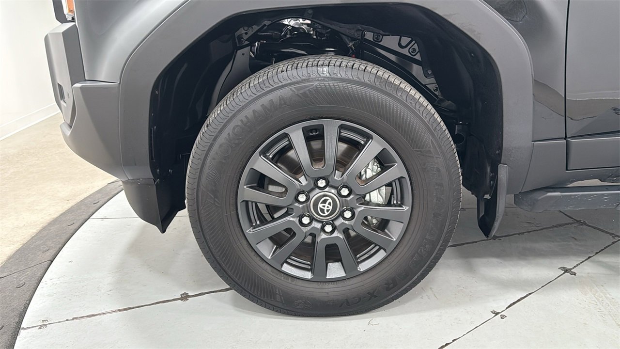 Used 2024 Toyota Land Cruiser image 24