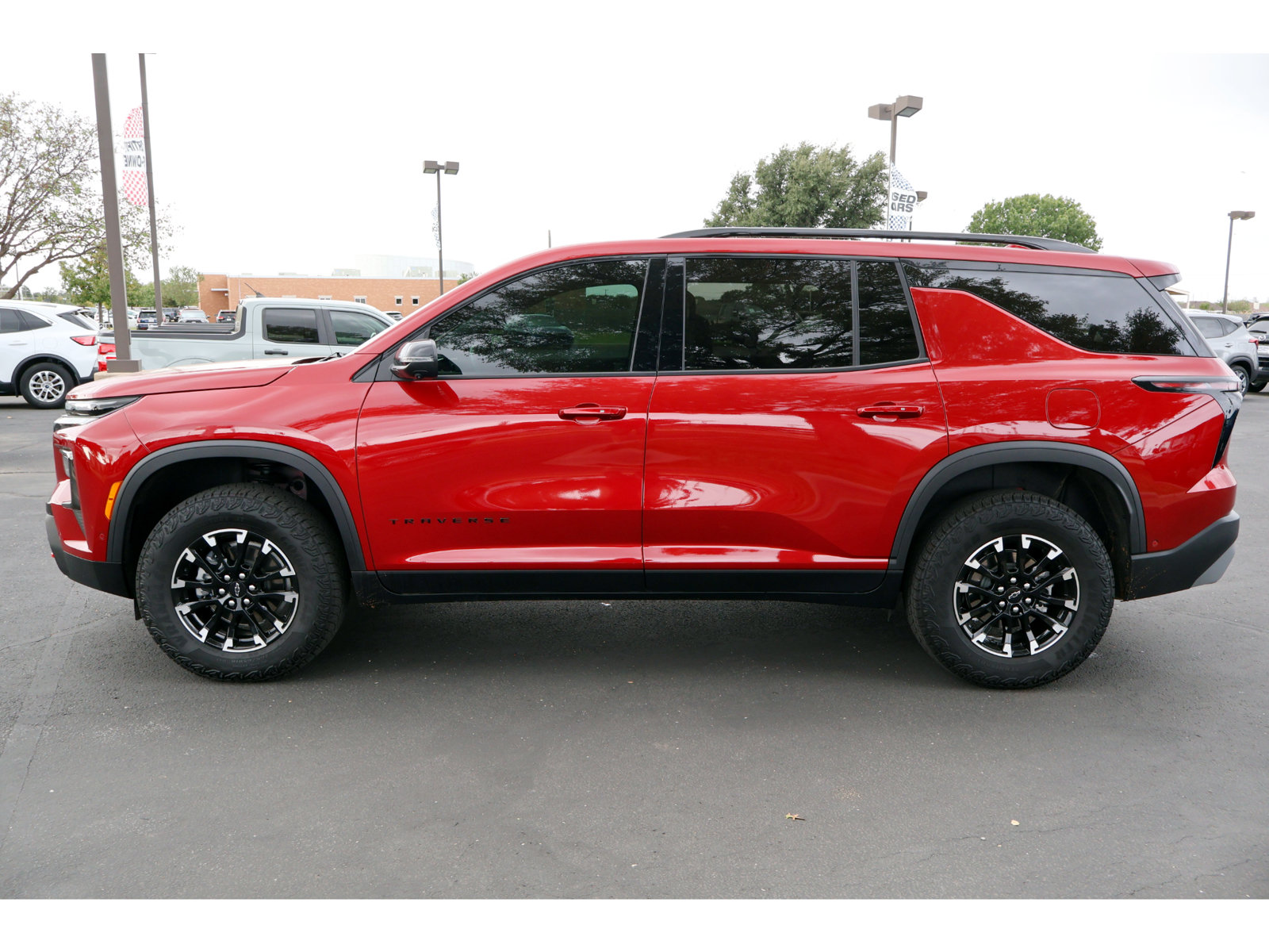 Used 2026 Chevrolet Traverse Z71 w/ Enhanced Driving Package AWD/4WD image 2