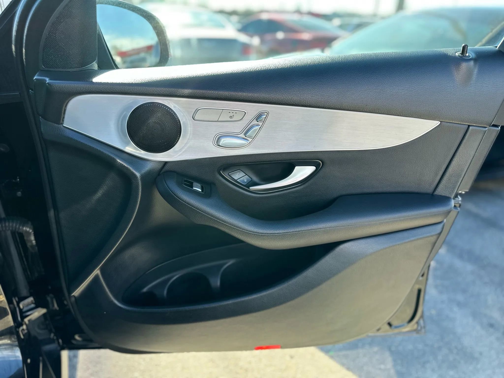 Used 2019 Mercedes-Benz GLC 300 4MATIC image 22