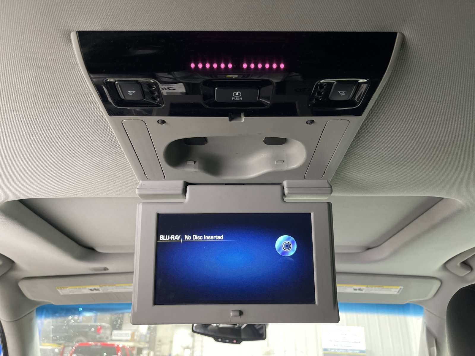 Used 2015 Cadillac Escalade ESV Premium AWD/4WD image 13