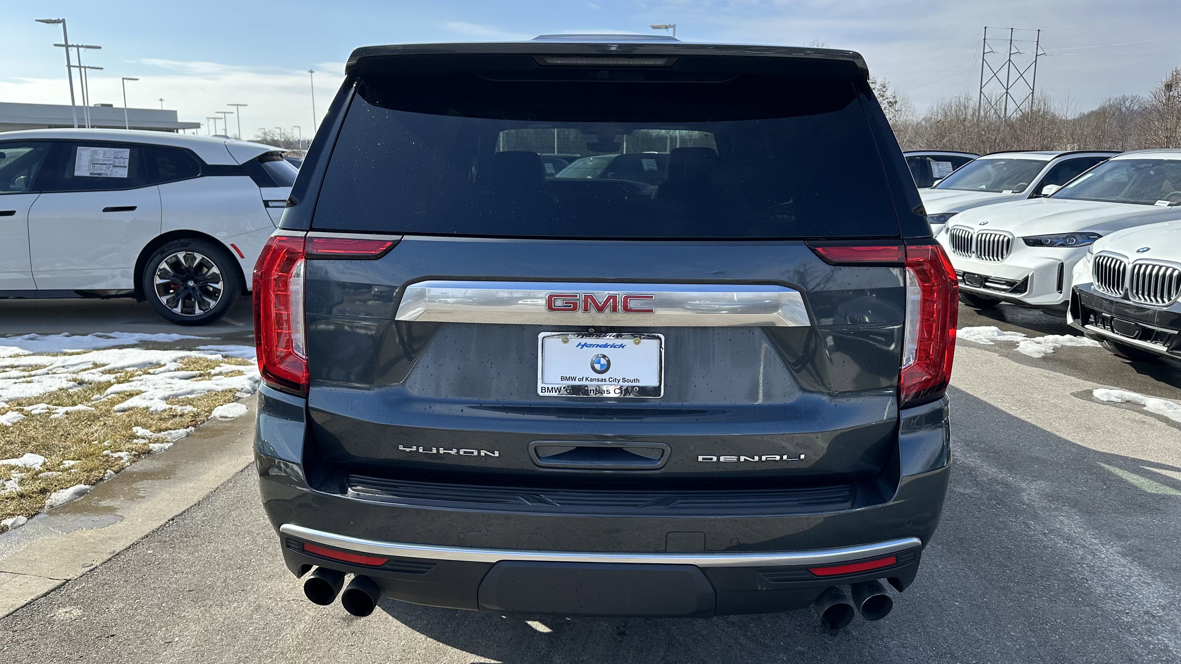 Used 2021 GMC Yukon Denali w/ Denali Premium Package image 10
