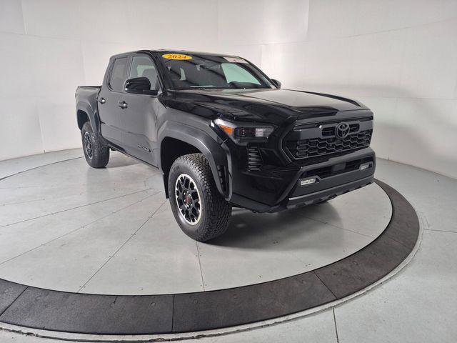 Certified 2024 Toyota Tacoma TRD Off-Road AWD/4WD image 6