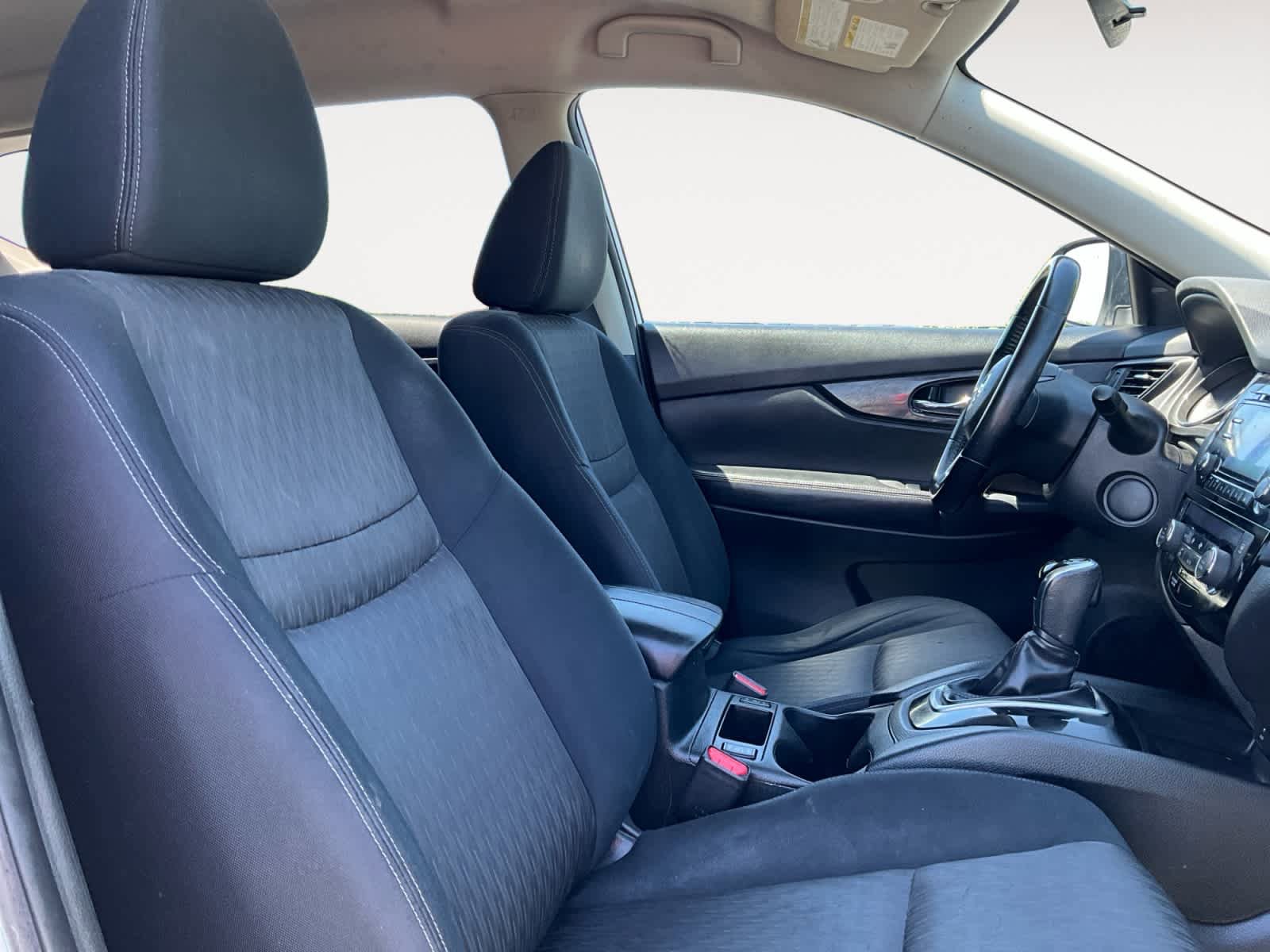 Used 2017 Nissan Rogue SV AWD/4WD image 17