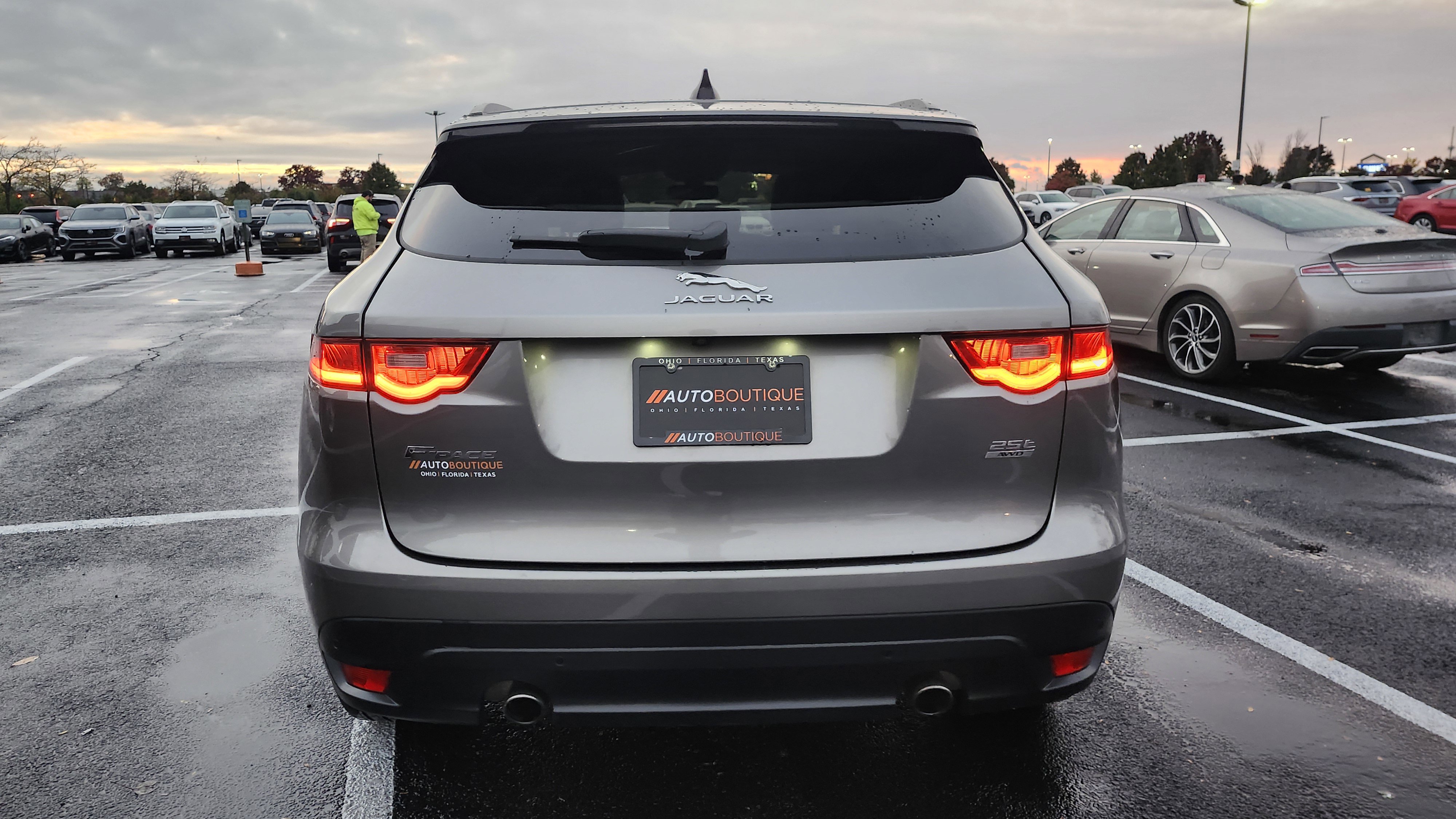 Used 2020 Jaguar F-PACE Premium image 10