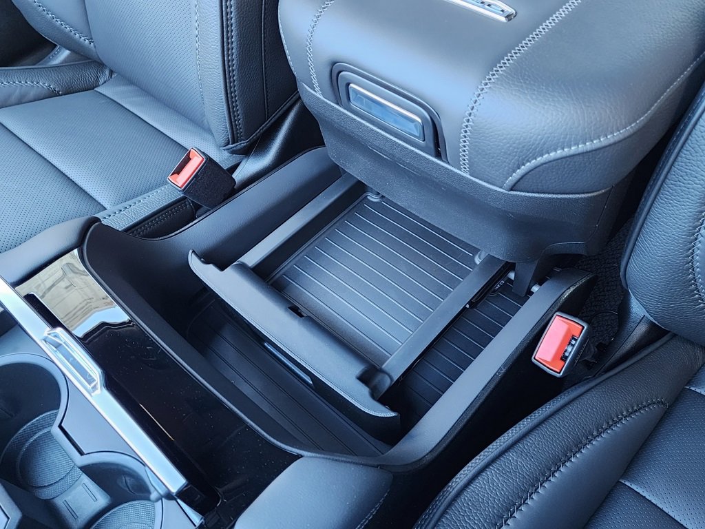 New 2026 GMC Yukon XL Denali w/ Denali Reserve Package image 40