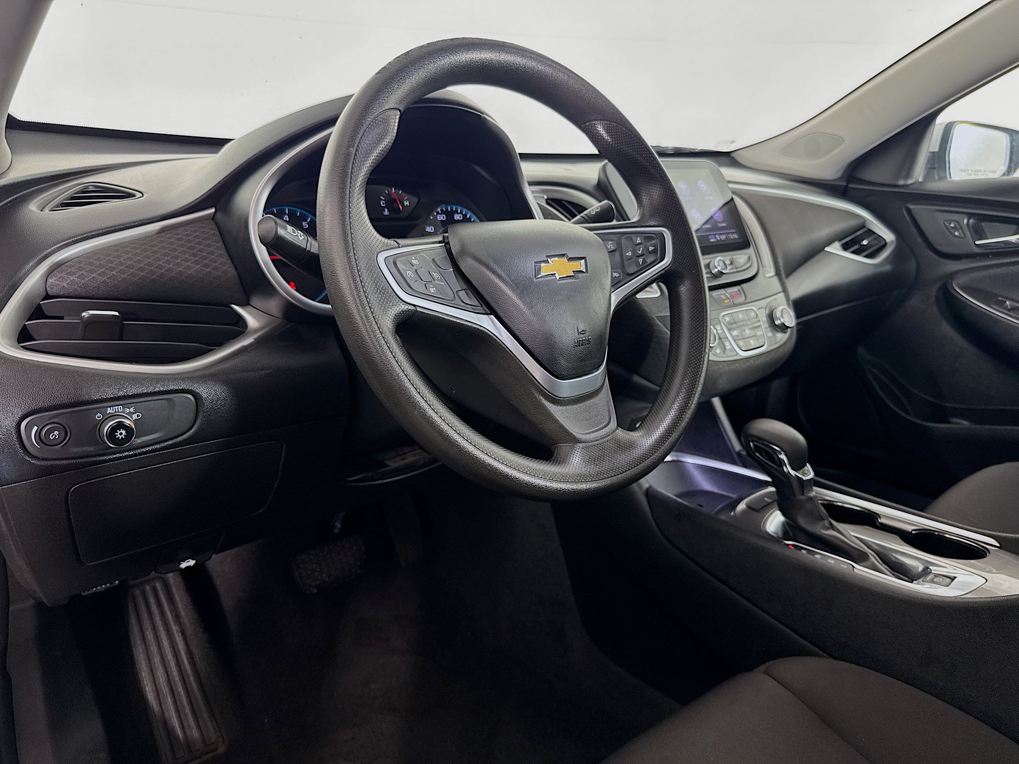 Used 2022 Chevrolet Malibu LT FWD image 22