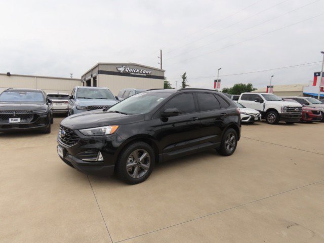 Used 2023 Ford Edge SEL w/ Sport Appearance Package AWD/4WD image 2