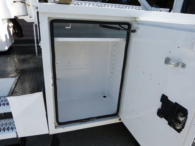 Used 2016 Ford F550 4x4 Regular Cab Super Duty image 23