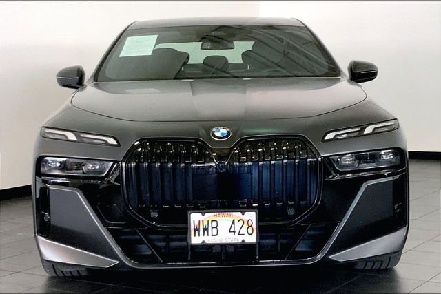 Used 2023 BMW 740i RWD image 3