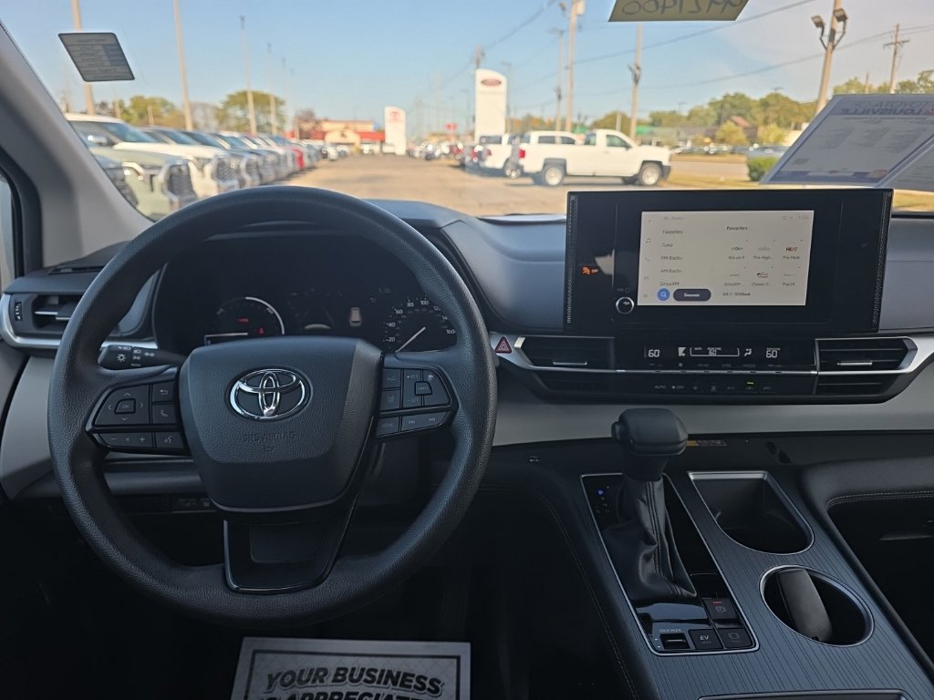 Certified 2025 Toyota Sienna LE FWD image 13