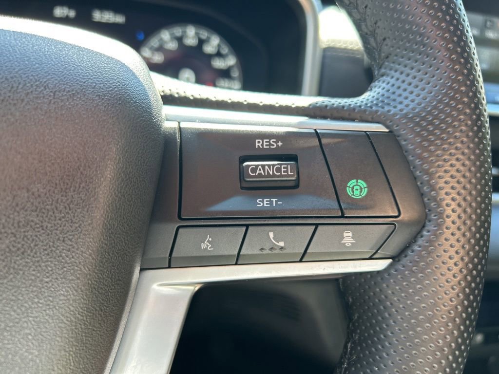 Used 2025 Mitsubishi Outlander 4WD Plug-In Hybrid image 28