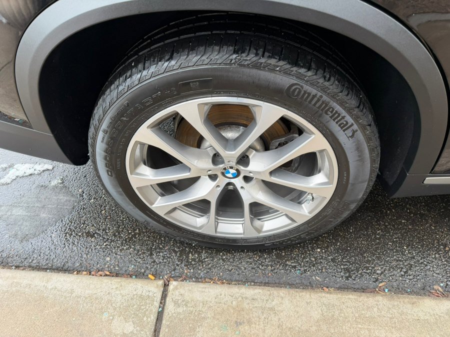 Used 2022 BMW X5 xDrive40i w/ Climate Comfort Package AWD/4WD image 30