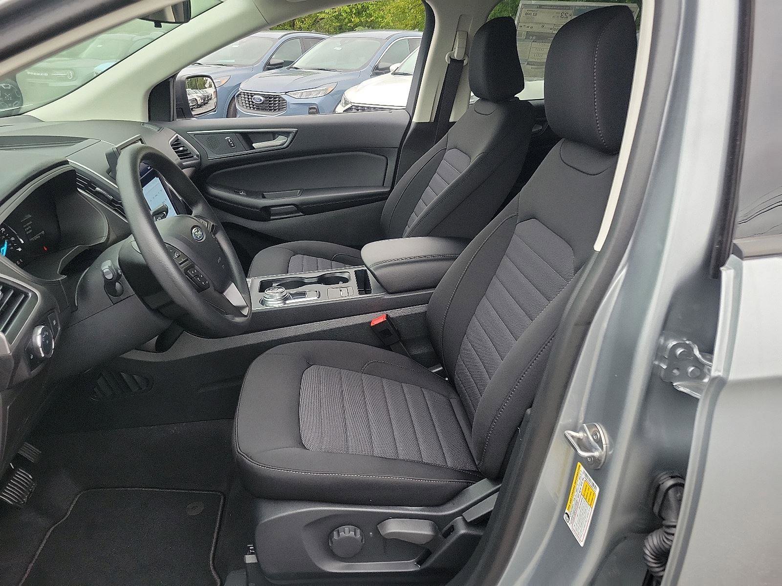 New 2024 Ford Edge SE image 9