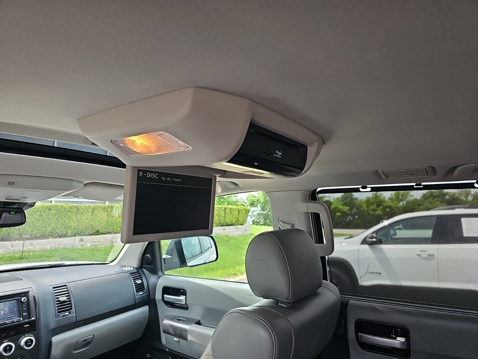 Used 2018 Toyota Sequoia Limited w/ Safety & Convenience Package AWD/4WD image 33