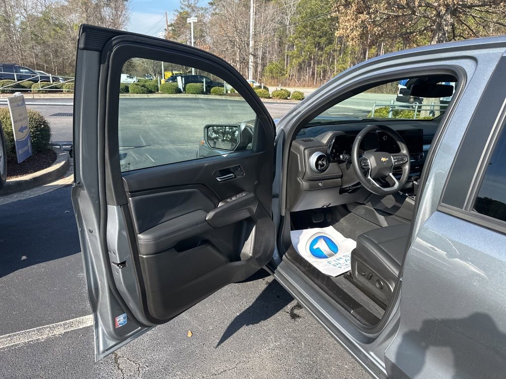 Used 2024 Chevrolet Colorado LT w/ LT Convenience Package III image 20
