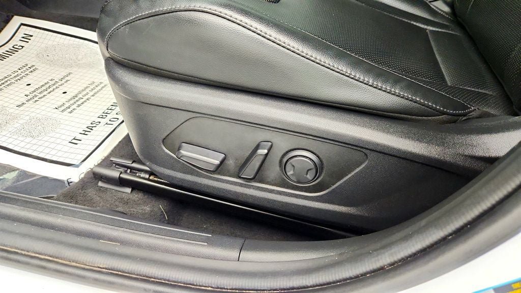 Used 2024 Hyundai Elantra Limited FWD image 12