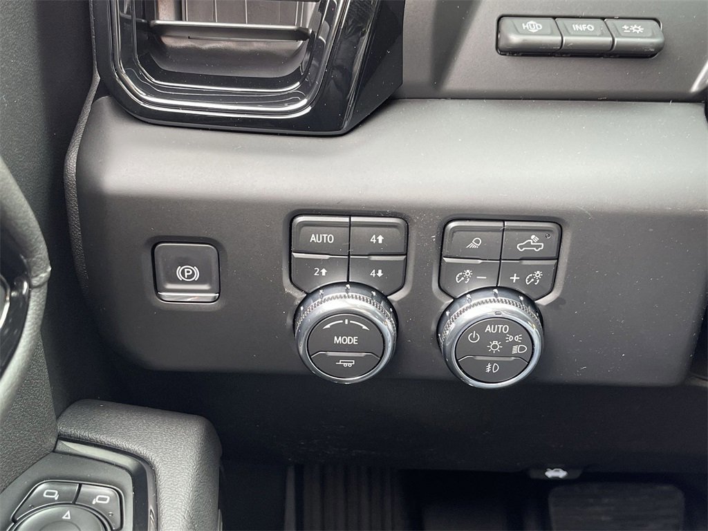 New 2026 GMC Sierra 3500 AT4 image 18