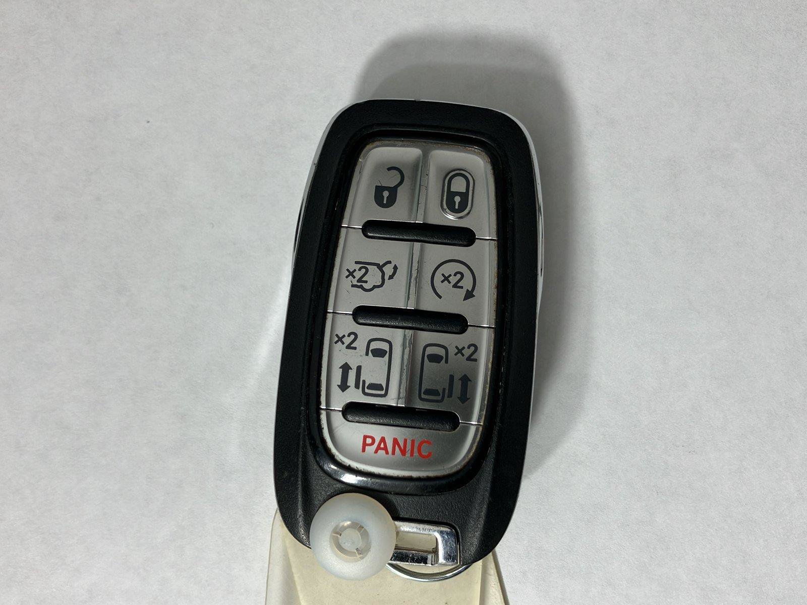 Used 2023 Chrysler Pacifica Touring-L FWD image 21