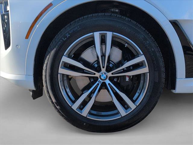 Used 2025 BMW X7 M60i image 27