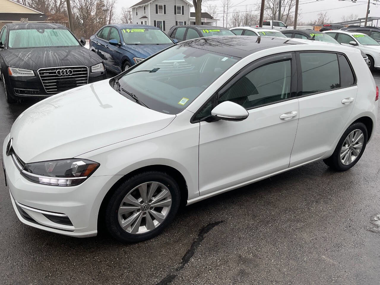 Used 2021 Volkswagen Golf 4-Door image 5