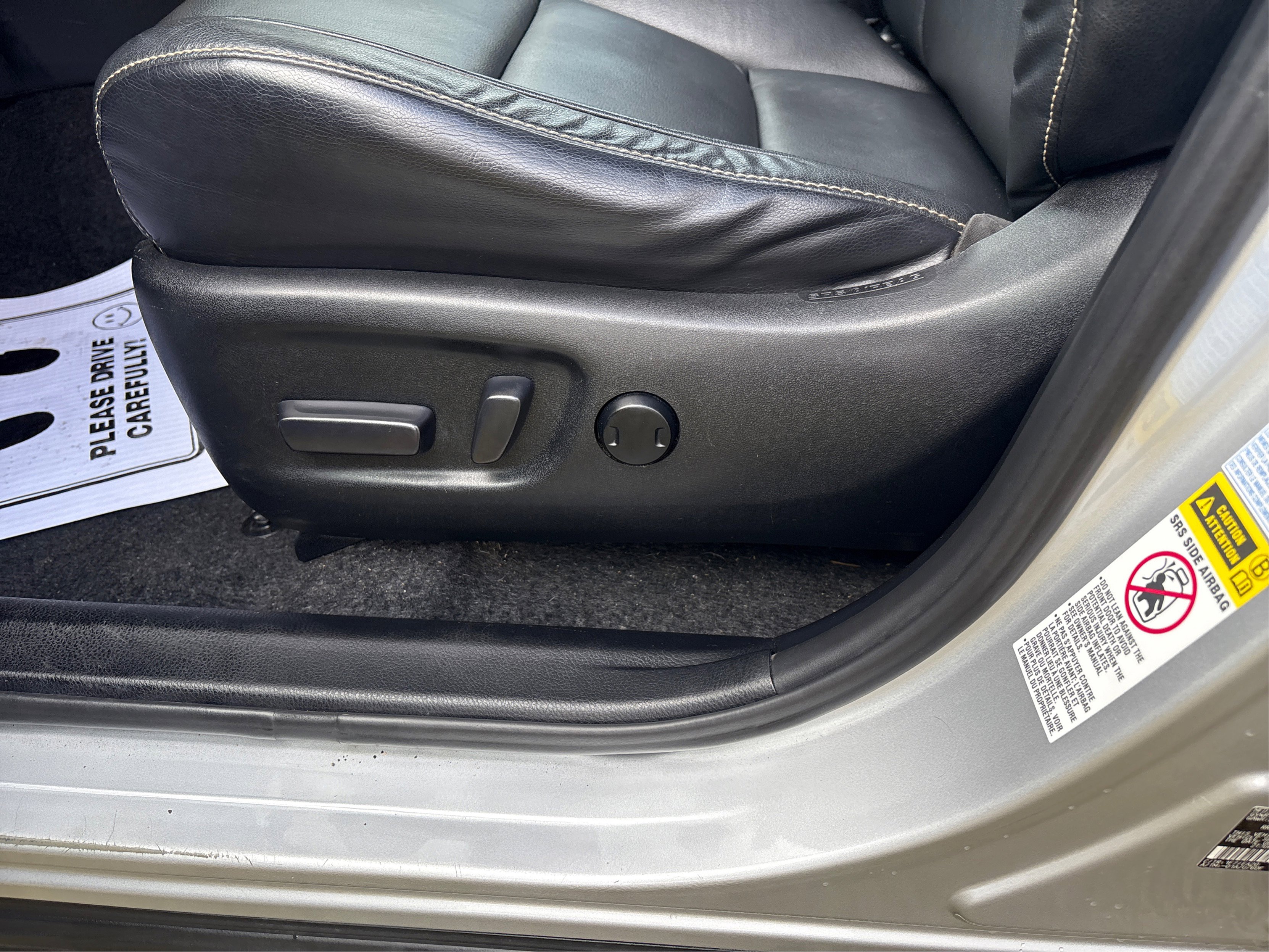 Used 2015 Toyota RAV4 Limited image 19