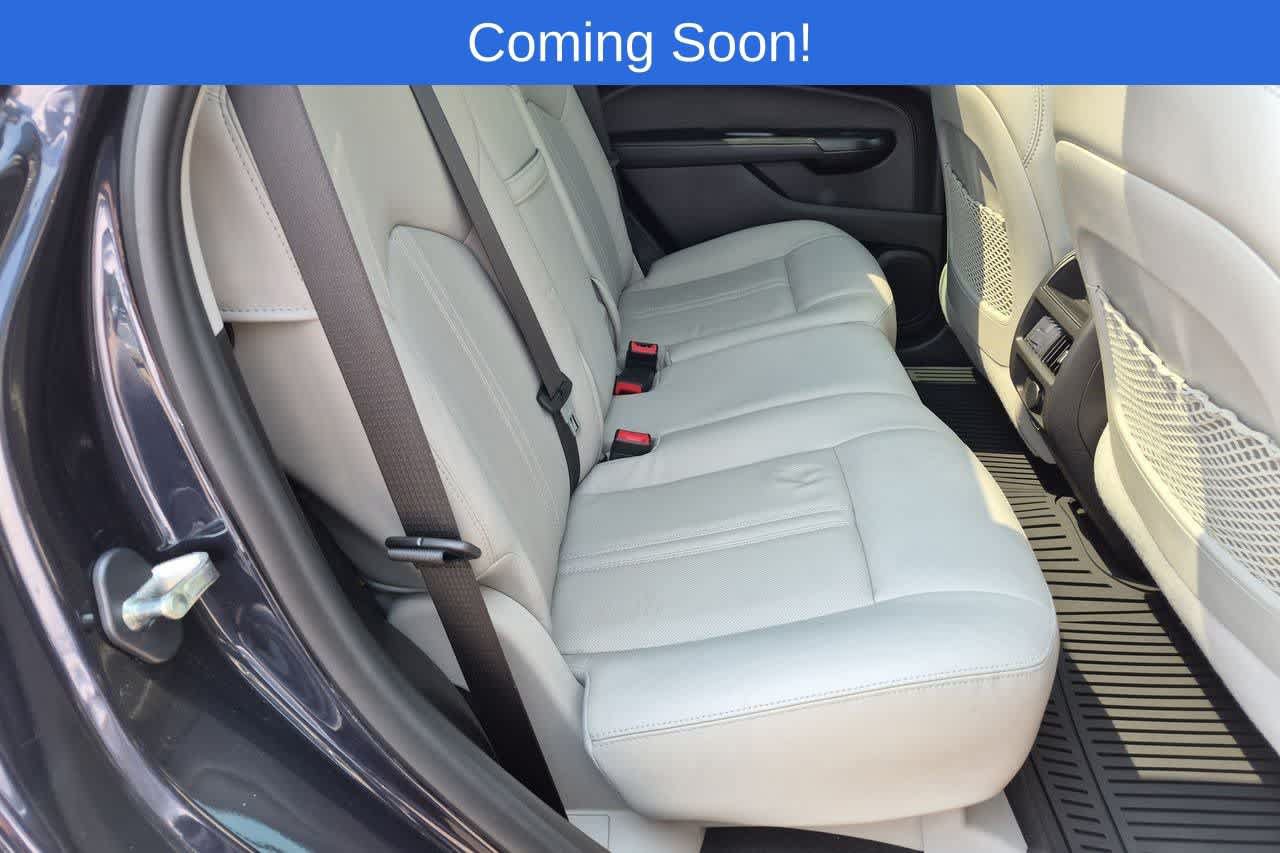 Used 2015 Cadillac SRX Luxury w/ Driver Awareness Package AWD/4WD image 21