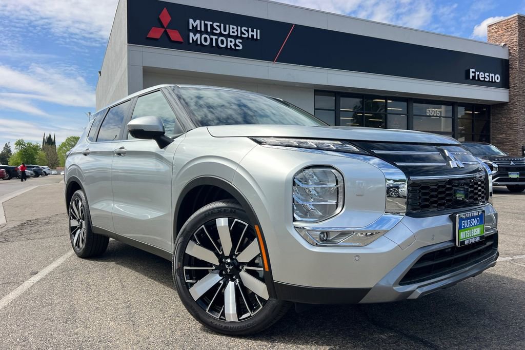 New 2026 Mitsubishi Outlander SE AWD/4WD image 2