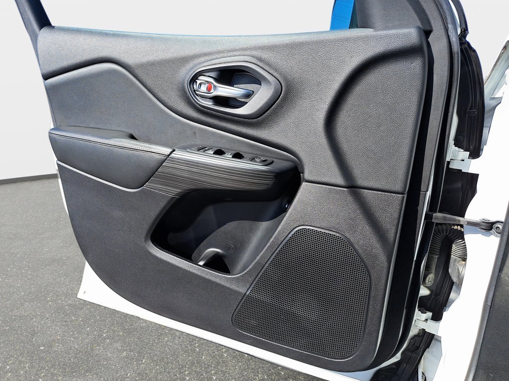 Used 2017 Jeep Cherokee Limited image 25