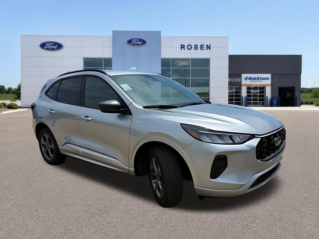 Used 2024 Ford Escape ST-Line w/ Tech Pack #1 AWD/4WD image 2