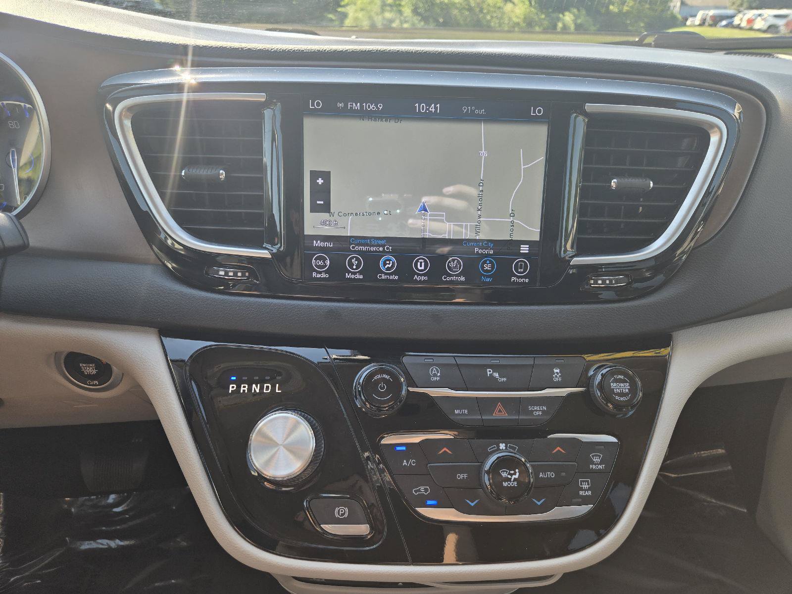 Used 2019 Chrysler Pacifica Touring-L Plus w/ Tire & Wheel Group FWD image 19