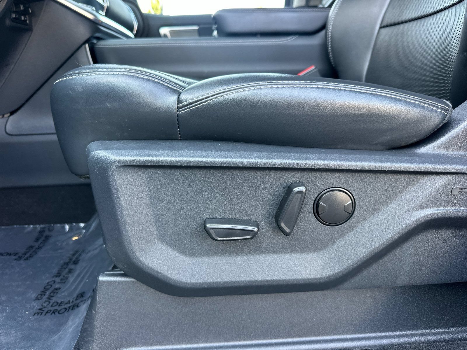 Certified 2025 Ford Expedition Platinum AWD/4WD image 12