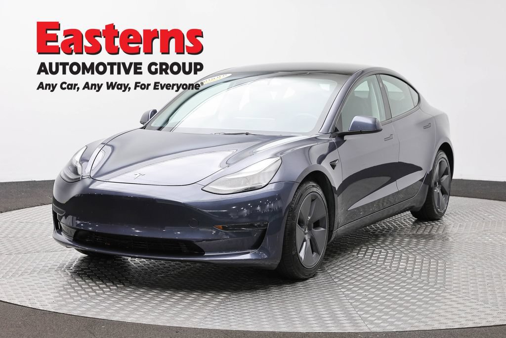 Used 2023 Tesla Model 3 Standard Range RWD image 1