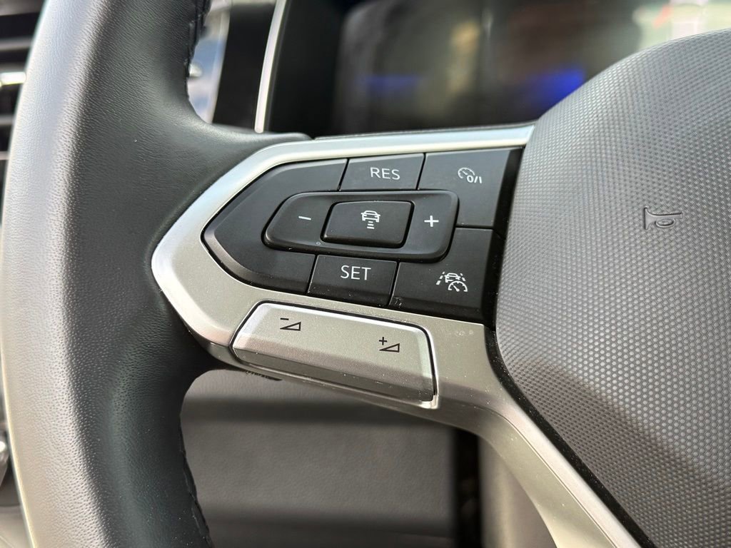 Used 2025 Volkswagen Jetta SE image 15