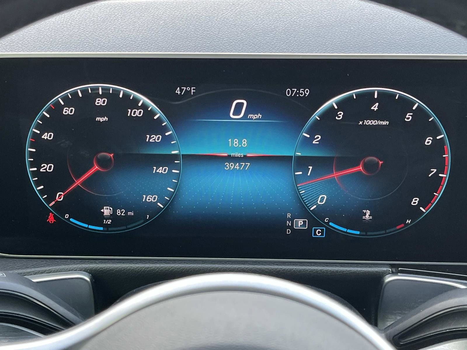 Used 2021 Mercedes-Benz GLB 250 w/ Premium Package image 34