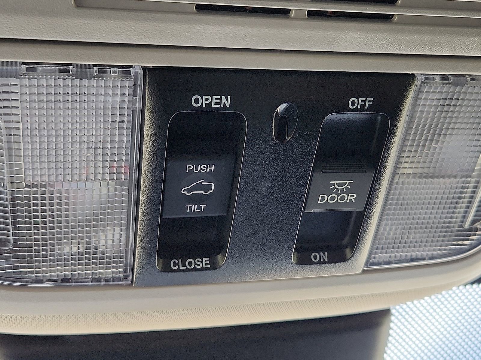 Used 2025 Honda Odyssey Elite image 21