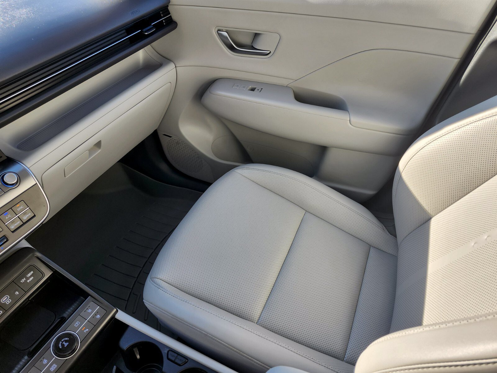 Certified 2024 Hyundai Kona Limited AWD/4WD image 14