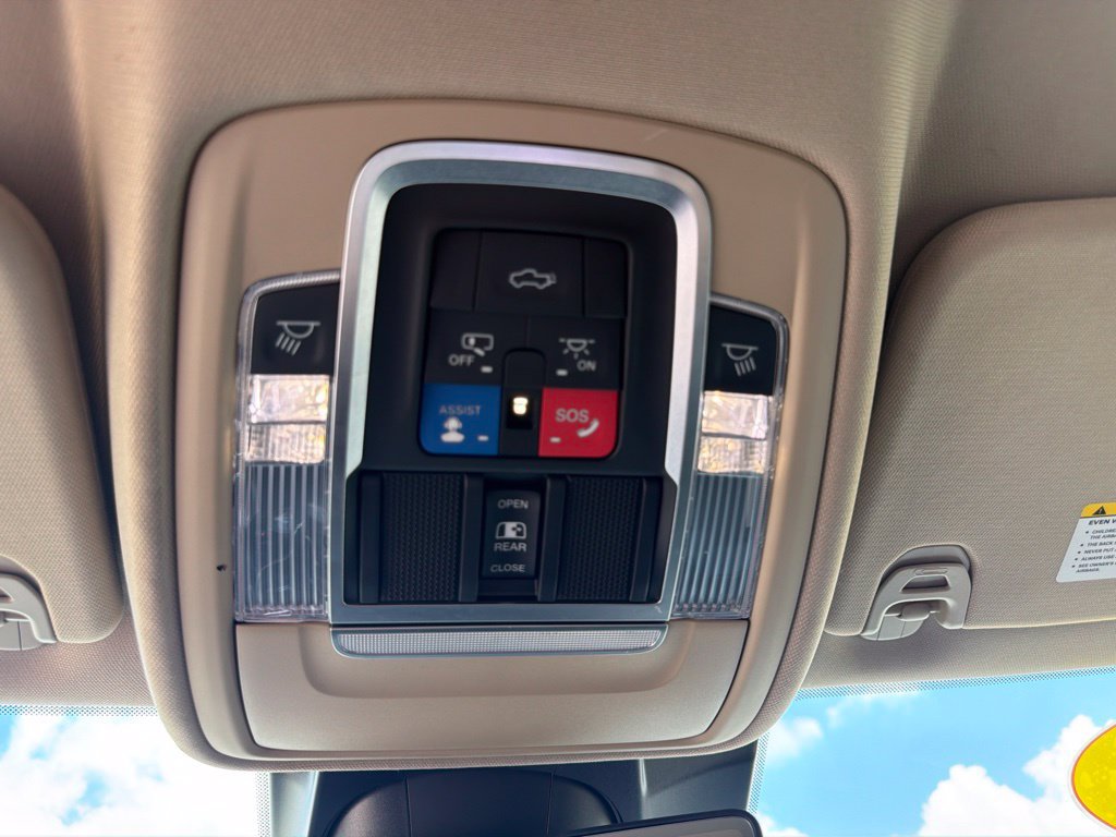 Used 2021 RAM 1500 Laramie AWD/4WD image 44