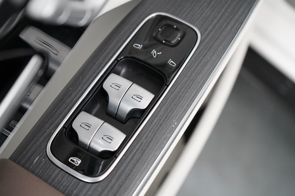 Used 2023 Mercedes-Benz EQS 580 4MATIC Sedan image 20