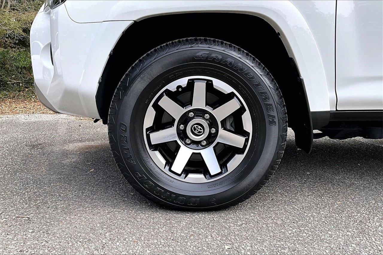 Used 2022 Toyota 4Runner TRD Off-Road Premium image 30