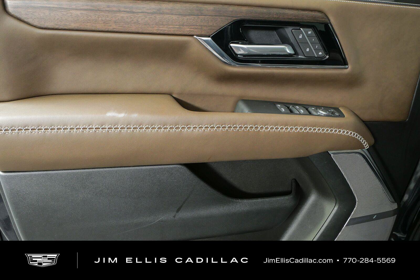 Used 2025 GMC Yukon Denali Ultimate AWD/4WD image 6