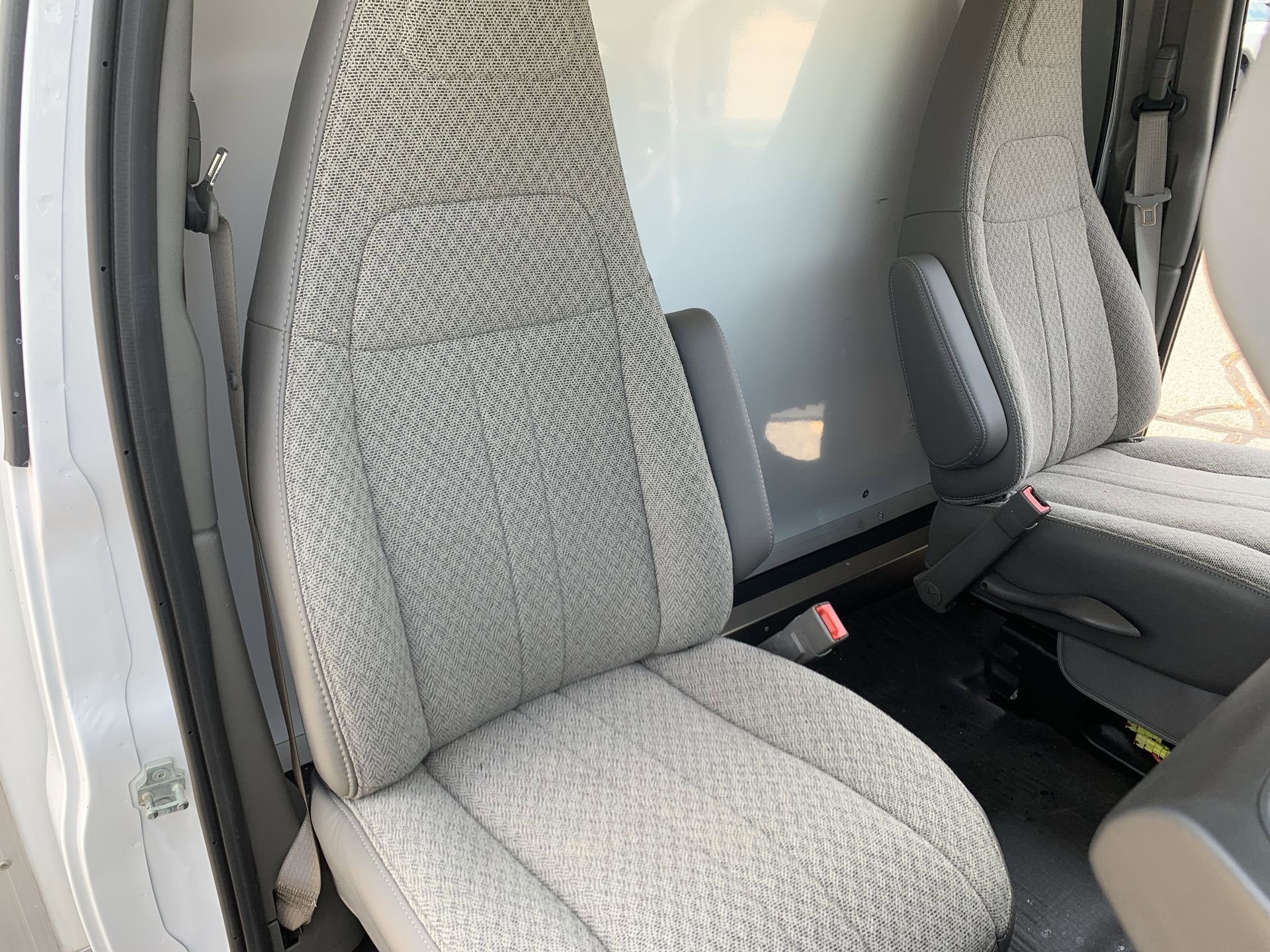 New 2024 GMC Savana 4500 w/ Power Convenience Package RWD image 20