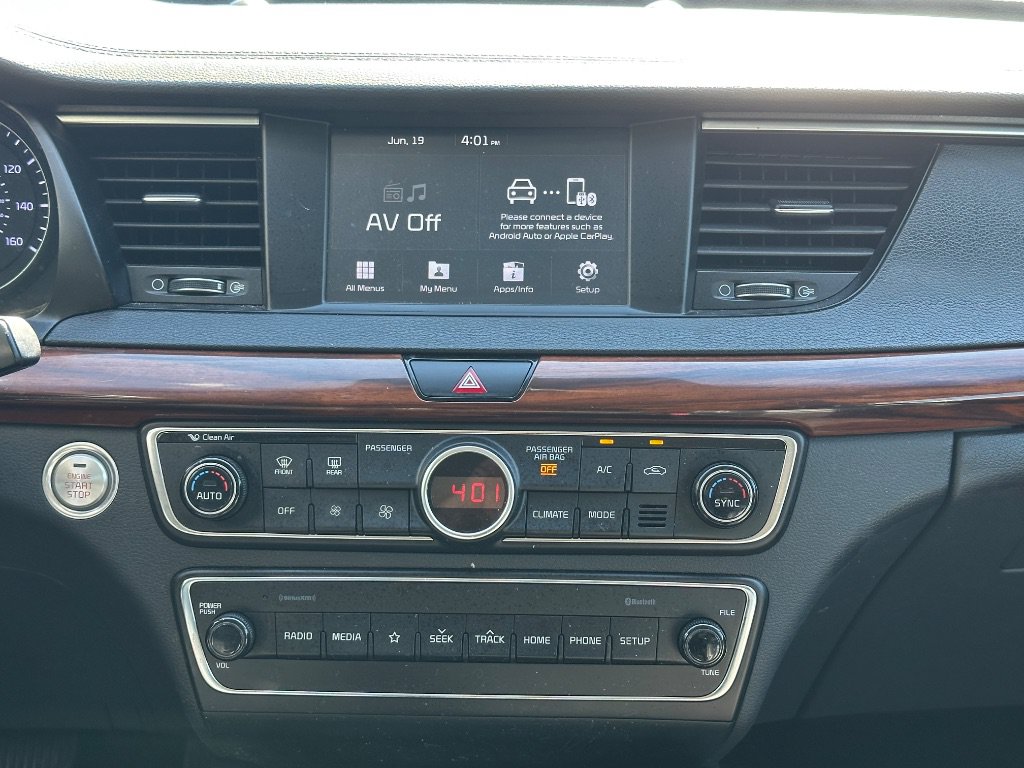 Used 2019 Kia Cadenza Premium FWD image 29