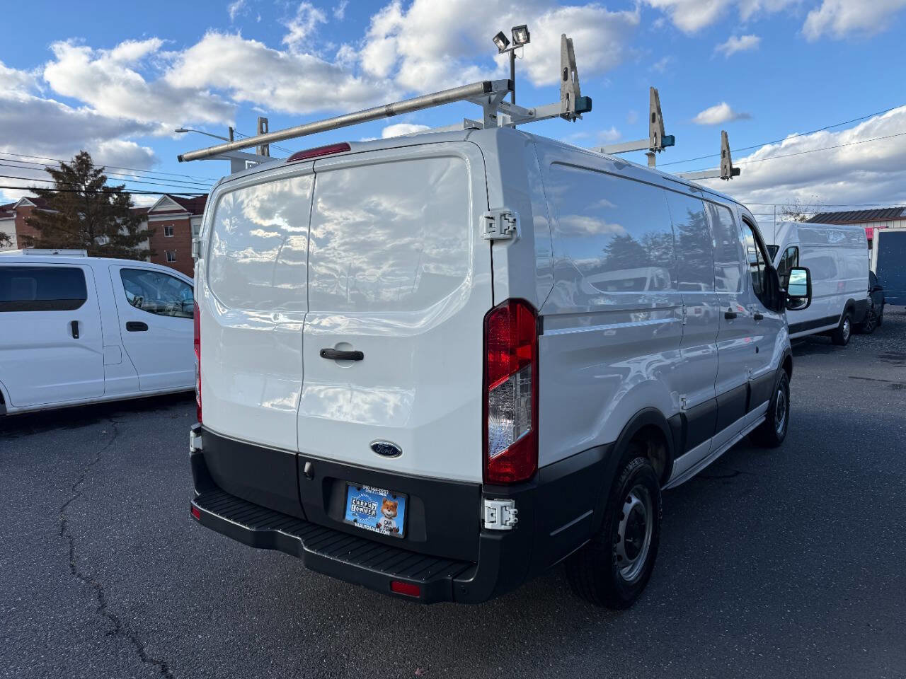 Used 2018 Ford Transit 250 130 Low Roof image 3