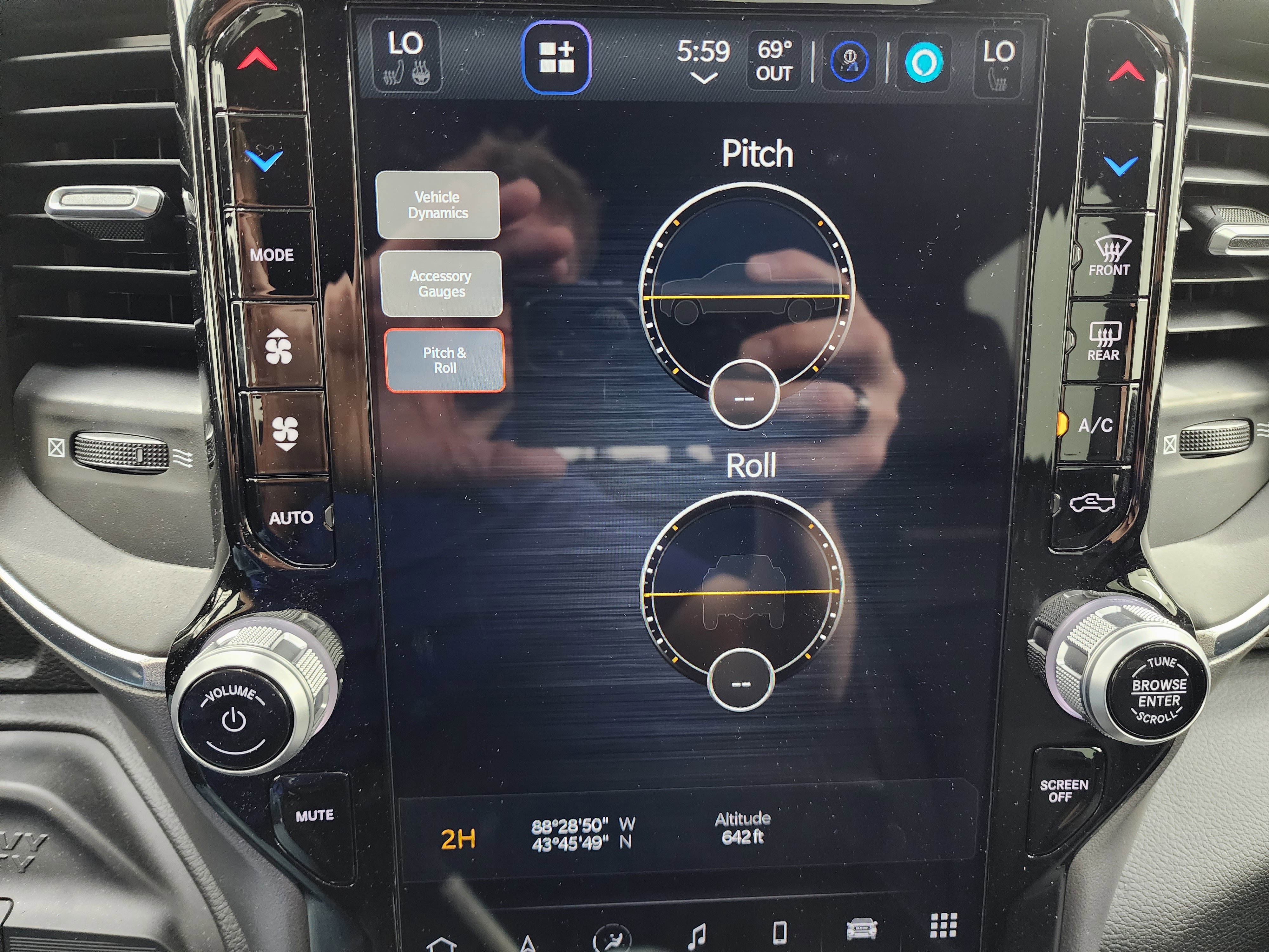 Used 2024 RAM 2500 Laramie w/ Night Edition image 67