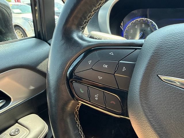 Used 2021 Chrysler Pacifica Touring w/ S Appearance Package FWD image 25