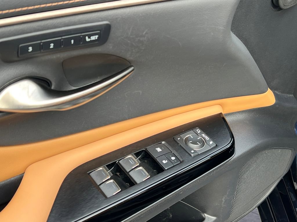 Used 2023 Lexus ES 350 w/ Premium Package image 13