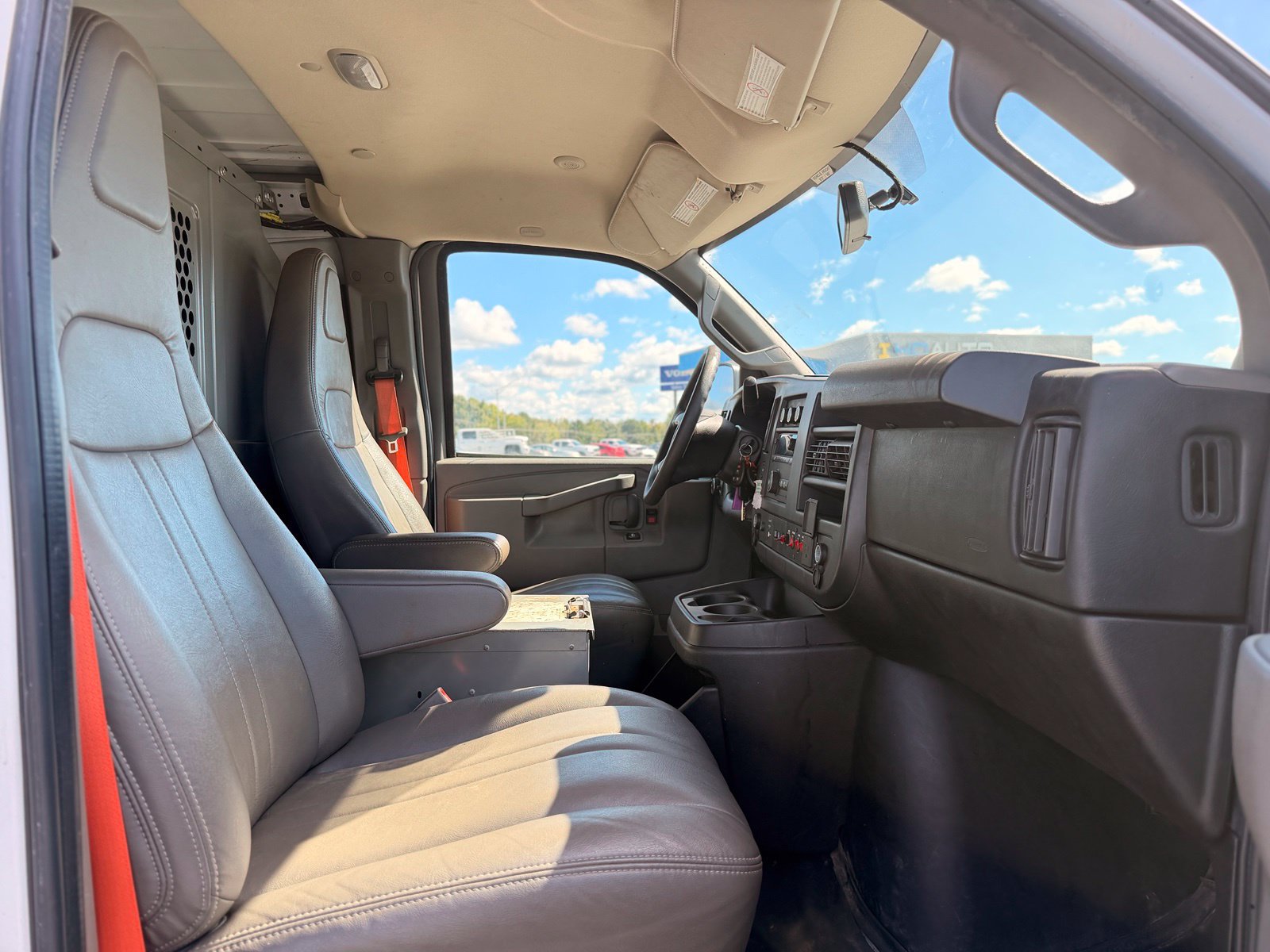 Used 2016 Chevrolet Express 2500 RWD image 26