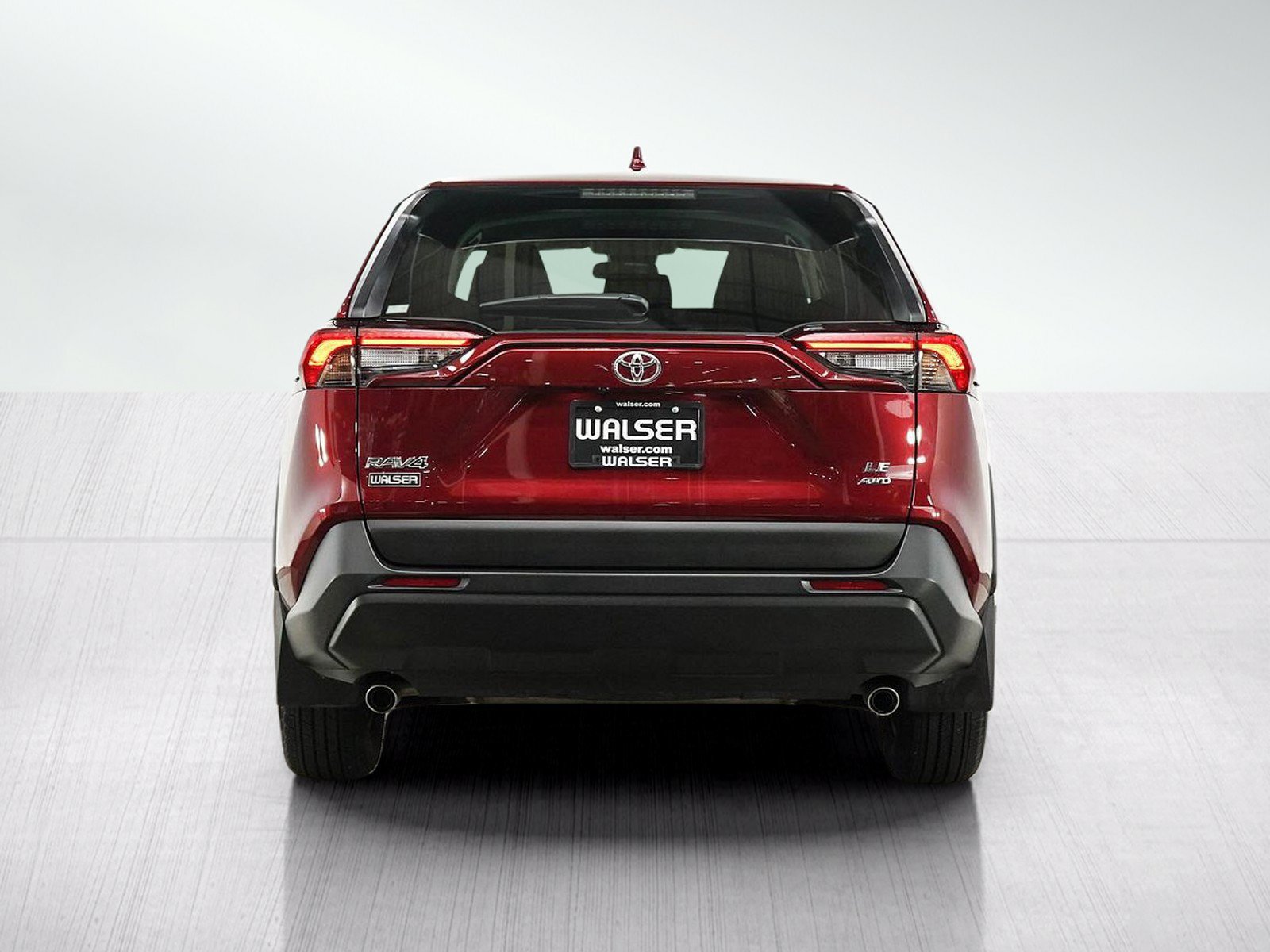 Used 2024 Toyota RAV4 LE AWD/4WD image 4