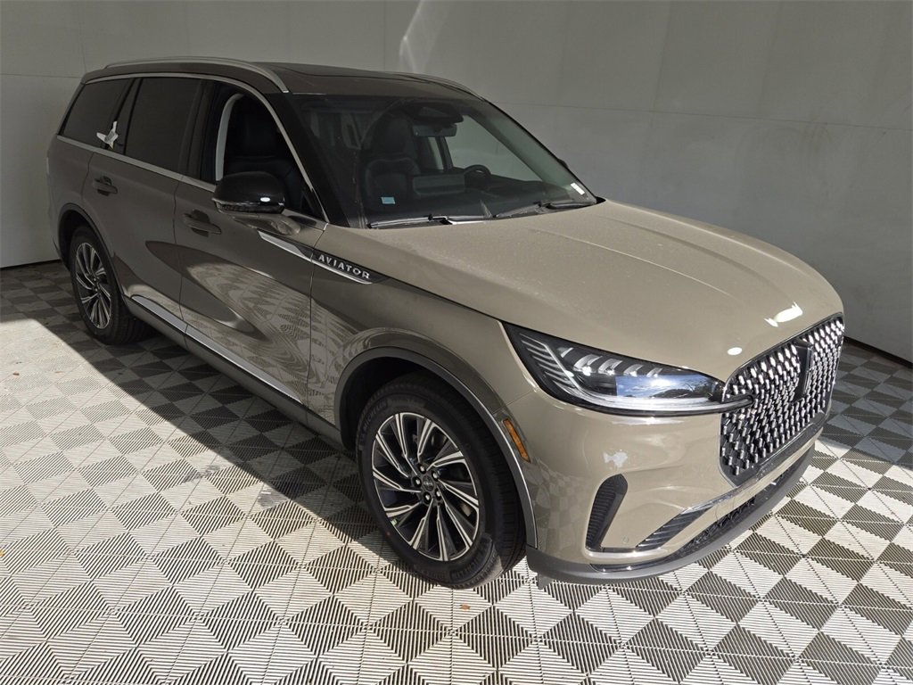 New 2025 Lincoln Aviator AWD w/ Equipment Group 101A image 2