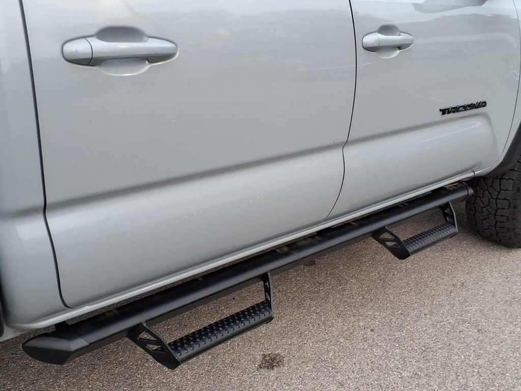 Used 2019 Toyota Tacoma TRD Off-Road w/ TRD Premium Off Road Package image 8